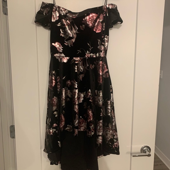 Medium Windsor off shoulder floral high-low dress - Picture 2 of 5